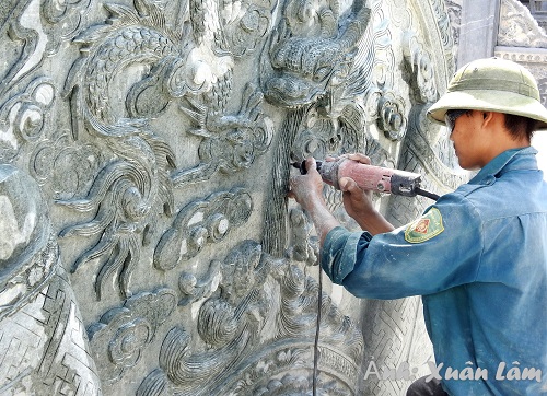 Sculpture sur pierre de Ninh Van