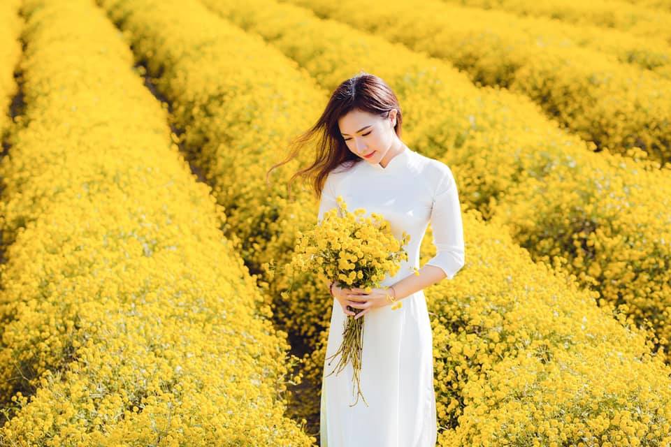 Photographier dans les jardins fleuris à Ninh Binh