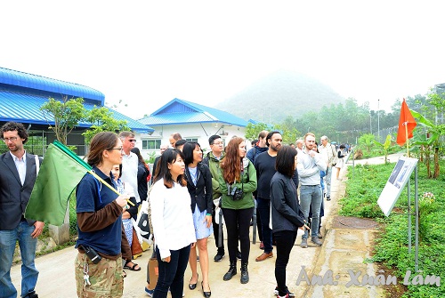 Sanctuaire de conservation des ours à Ninh Binh est reconue comme une attraction touristique