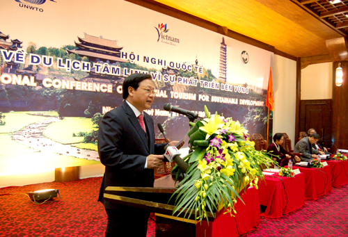 Ouverture de la conférence sur le tourisme spirituel à Ninh Binh