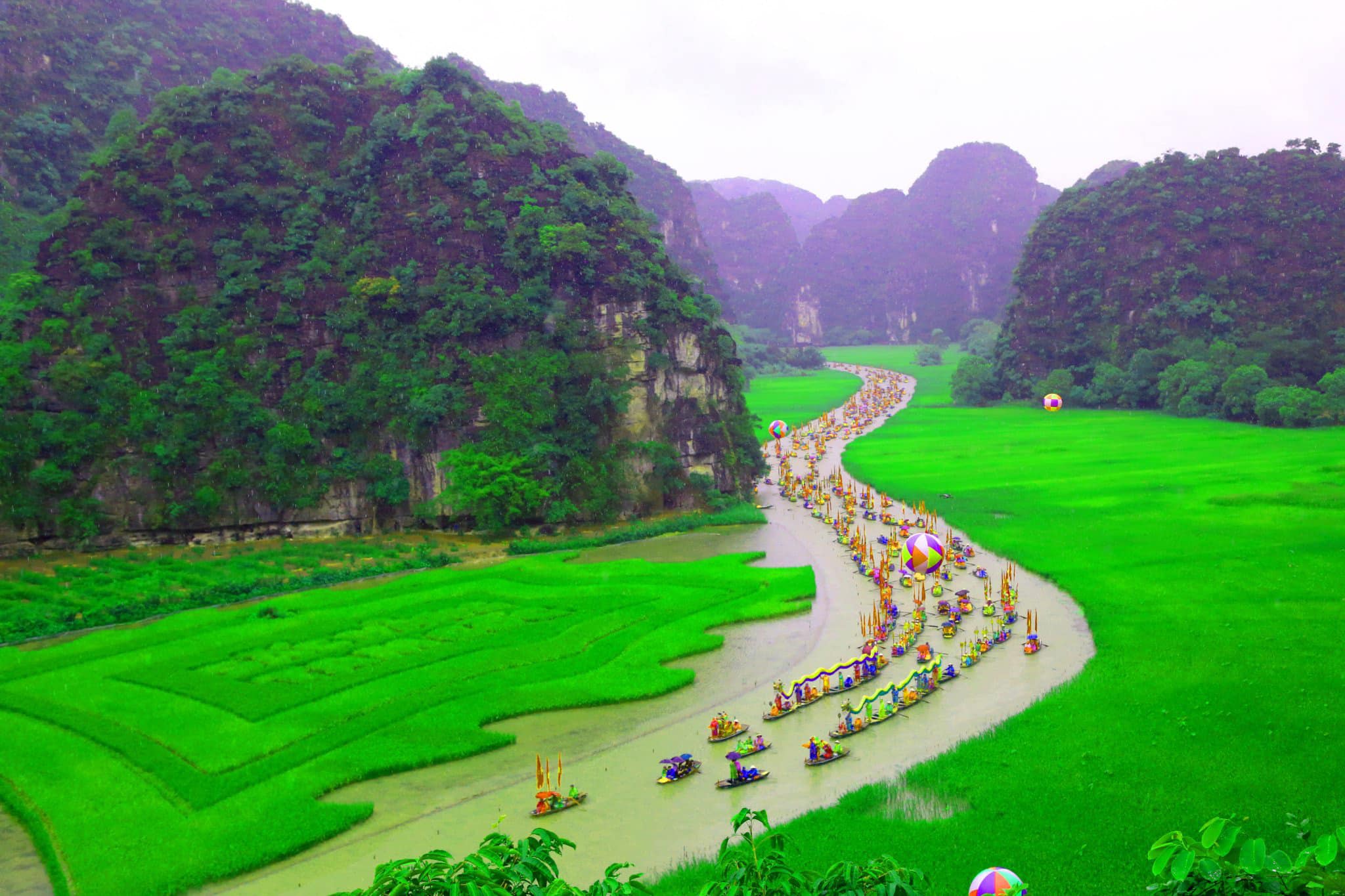 Ouverture de la Semaine du tourisme de Ninh Binh 2022 intitulée “Couleur d’or à Tam Coc – Trang An”