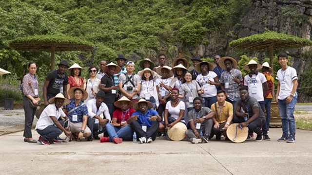 Visite des étudiants francophones de l'IFI à Ninh Binh