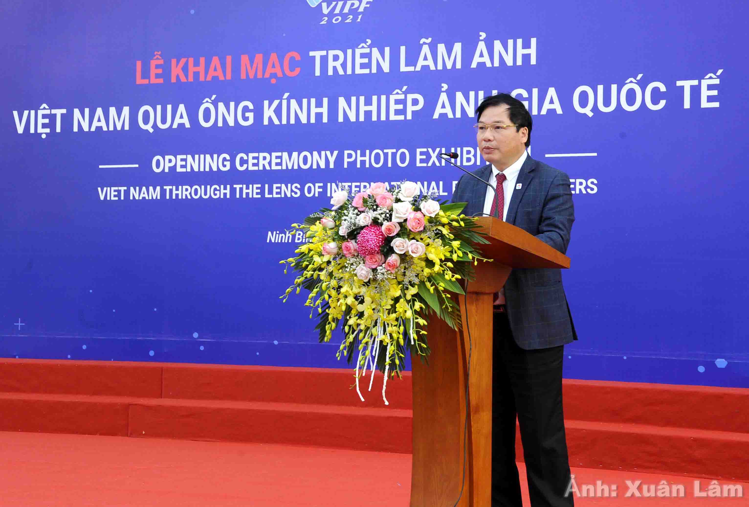 Ouverture de l'exposition ''le Vietnam aux yeux des photographes internationaux''