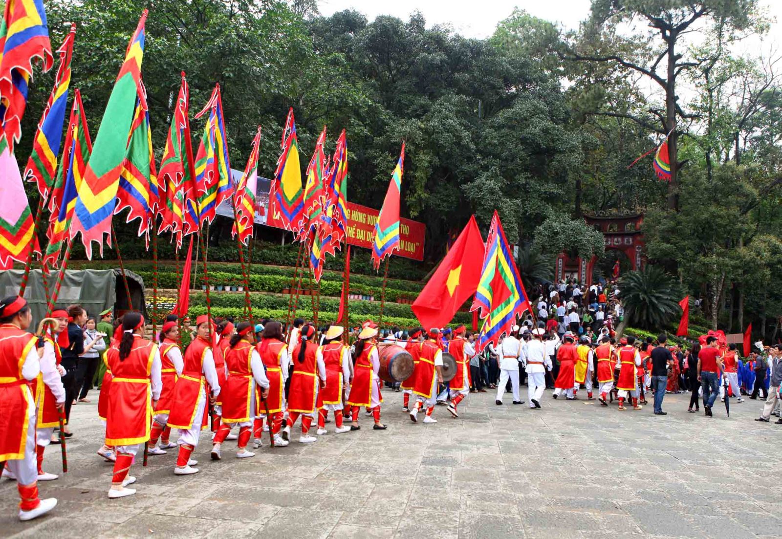 Fête commémorative des roi fondateur Hùng 2015 en pleine effervescence