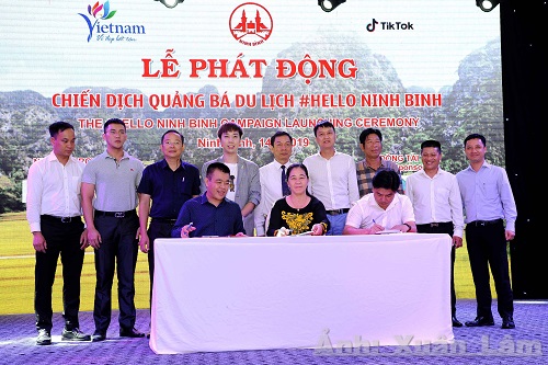 Cérémonie de lancement de la campagne de promotion du tourisme intitulée #HelloNinhBinh