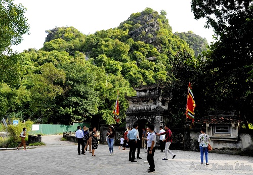 Le tombeau royal millénaire du roi Dinh Tien Hoang