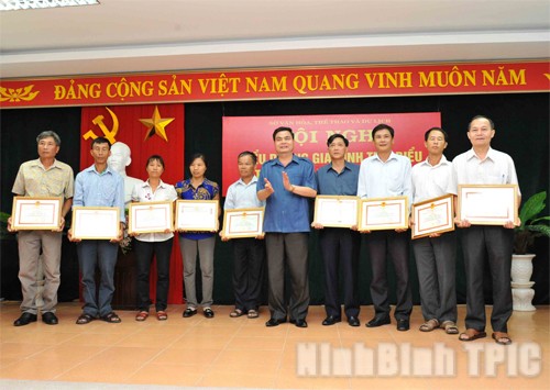 Hội nghị biểu dương gia đình tiêu biểu tỉnh Ninh Bình năm 2016