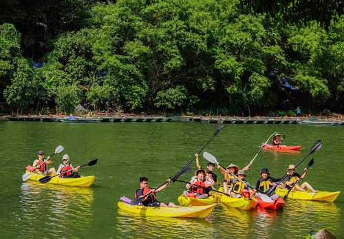 Chính thức khai trương dịch vụ chèo thuyền kayak ngắm cảnh Tràng An