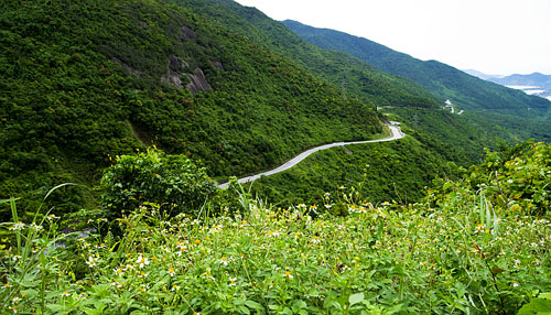 Chinh phục cung đường kỳ vĩ trên đèo Hải Vân