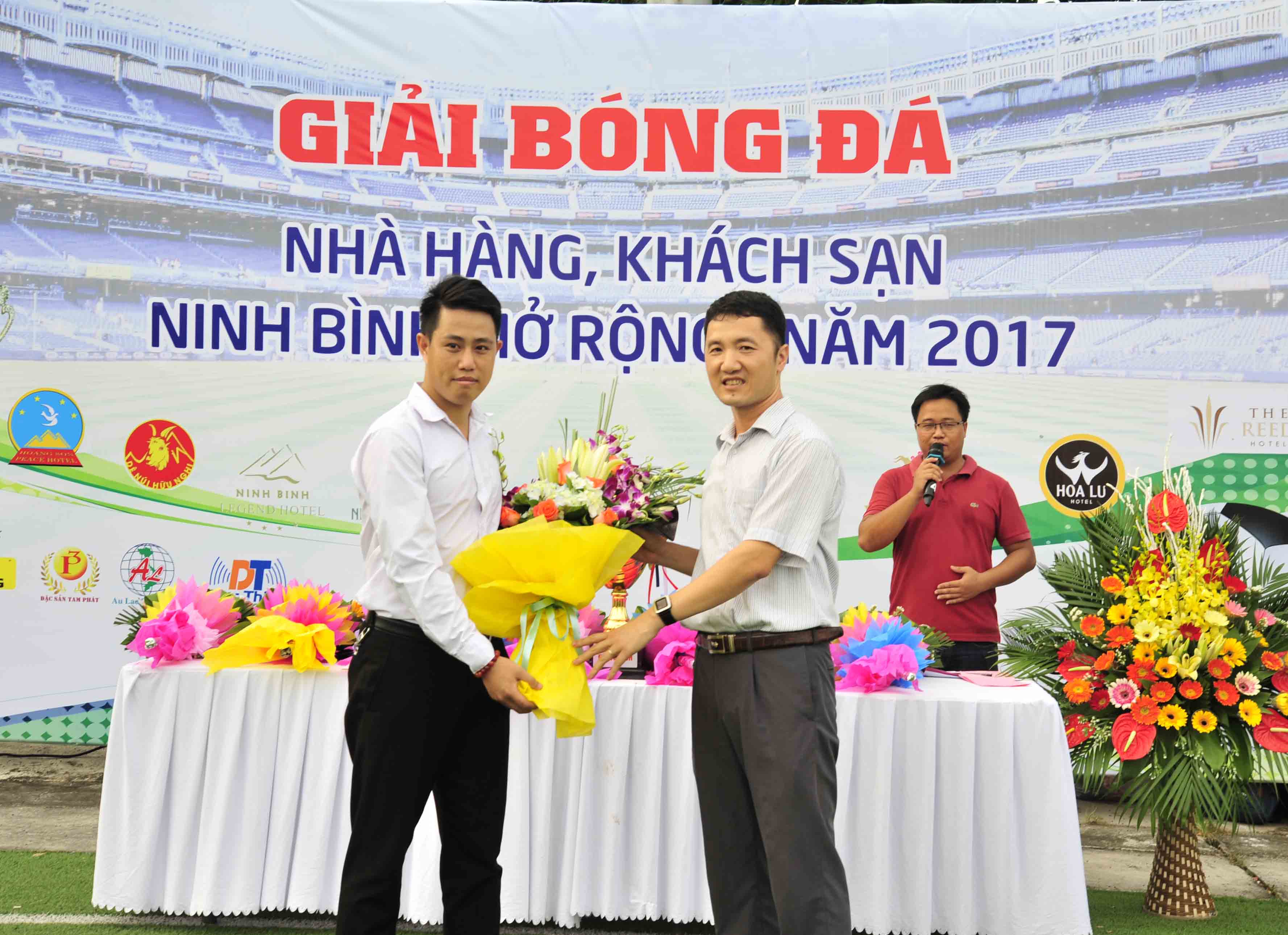 Lễ Khai mạc giải Bóng đá Nhà hàng, Khách sạn Ninh Bình mở rộng năm 2017