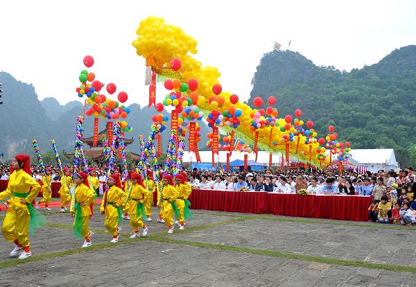 Lễ hội truyền thống Trường Yên 2016 được tổ chức trong 3 ngày (15/4 – 17/4/2016)