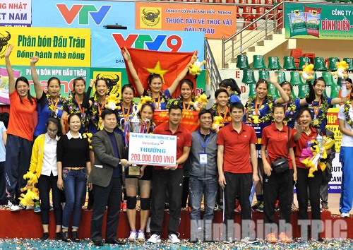 Bế mạc Giải bóng chuyền nữ Quốc tế Cúp VTV – Bình Điền lần thứ X năm 2016: Ngân hàng Công thương giành chức Vô địch