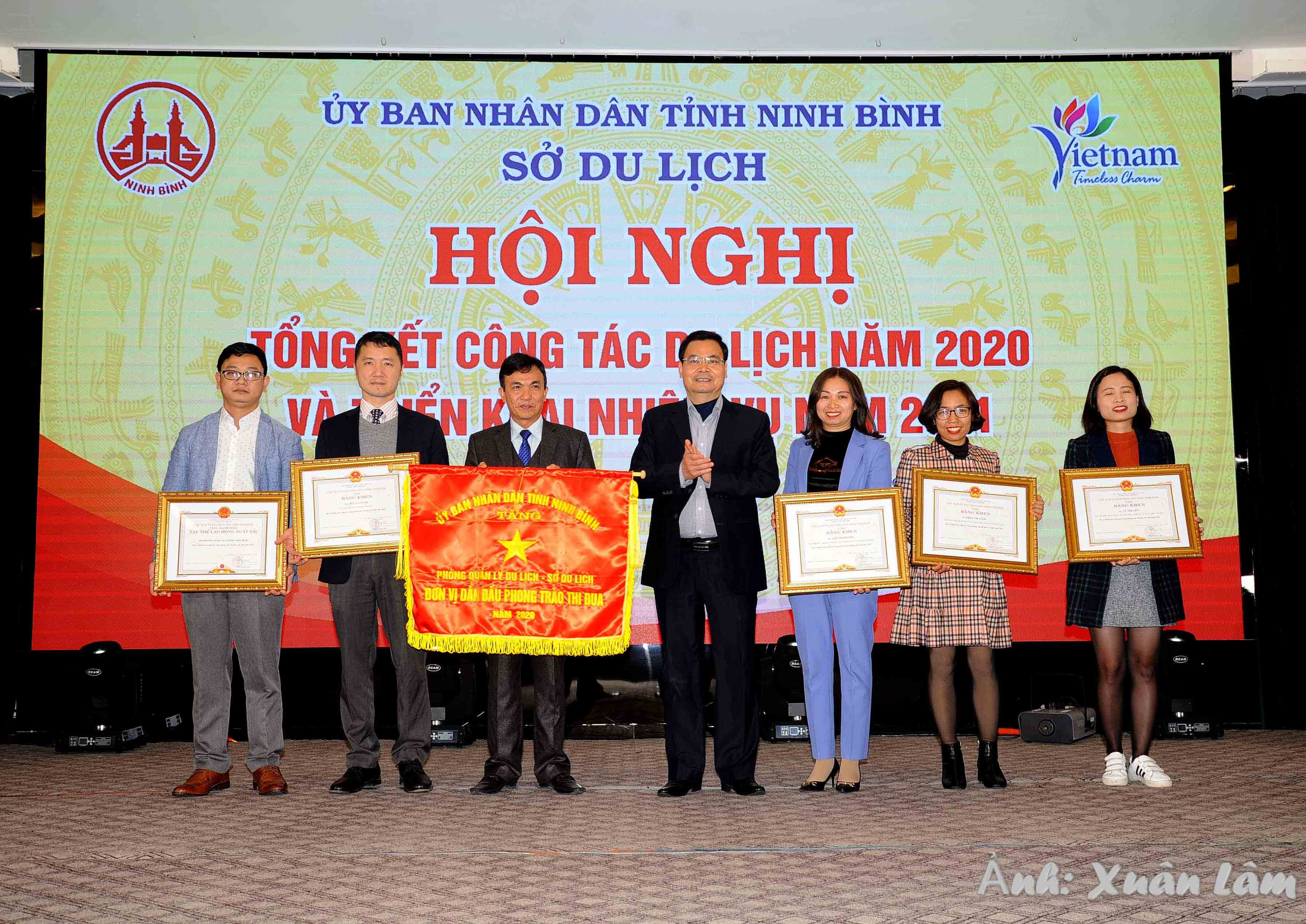 Sở Du lịch tỉnh Ninh Bình tổ chức Hội nghị tổng kết công tác du lịch năm 2020 và triển khai nhiệm vụ năm 2021