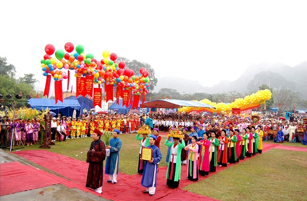 Lễ hội Hoa Lư – Tôn vinh vùng đất “địa linh nhân kiệt”