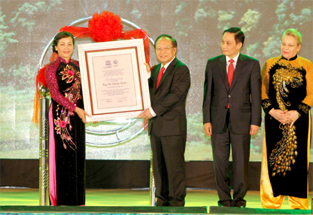 Chung sức, chung lòng, phấn đấu đưa Ninh Bình phát triển nhanh, bền vững