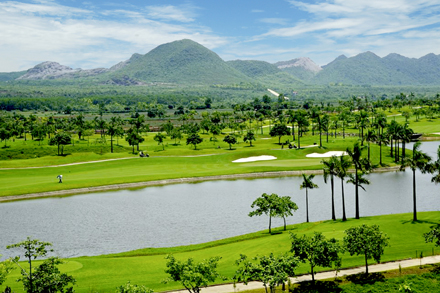 Sân golf Tràng An được vinh danh Top 10 sân golf phục vụ khách du lịch tốt nhất tại Giải thưởng Du lịch Việt Nam 2025