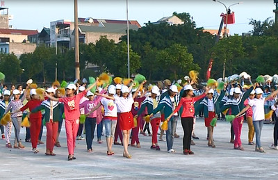 Hợp luyện màn đồng diễn cho Lễ khai mạc Hội khỏe Phù Đổng tỉnh Ninh Bình lần thứ VI/2016