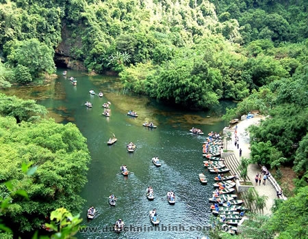 Ninh Bình: Xác định khai thác có hiệu quả tiềm năng du lịch là một trong ba khâu đột phá của cả nhiệm kỳ