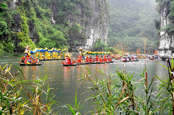 Trẩy hội du xuân trên quê hương Cố đô